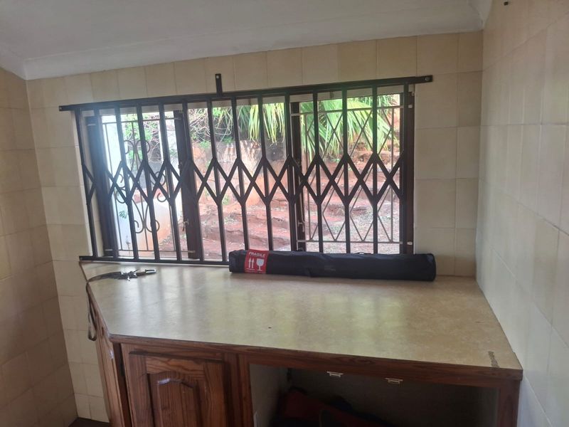 3 bedroom with Domestic room house For Sale in Cato Manor, Durban, KwaZulu Natal - Photo 6