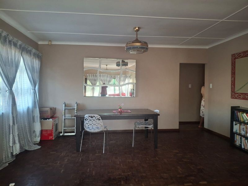 3 bedroom with Domestic room house For Sale in Cato Manor, Durban, KwaZulu Natal - Photo 3