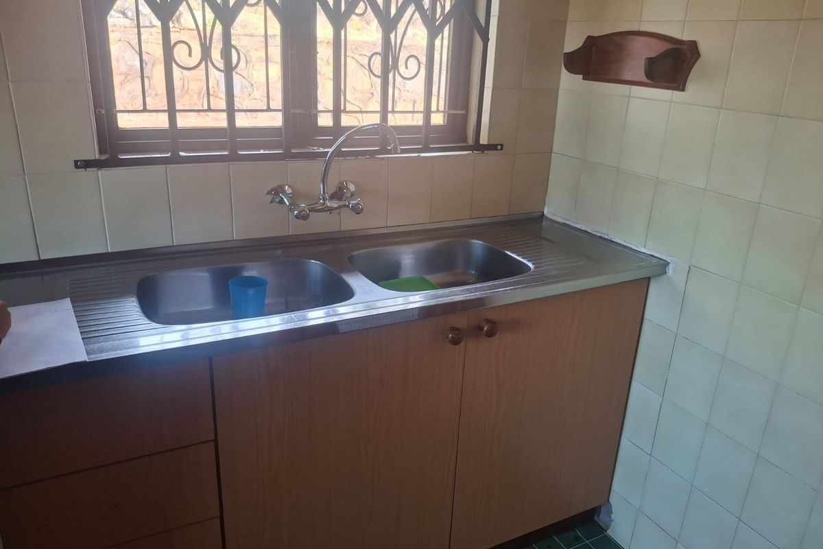 3 bedroom with Domestic room house For Sale in Cato Manor, Durban, KwaZulu Natal - Photo 5