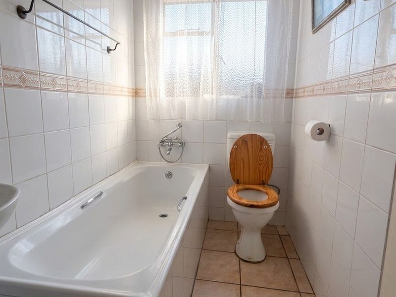 3 Bedroom Townhouse for Sale in Ermelo (CBD) - Photo 10