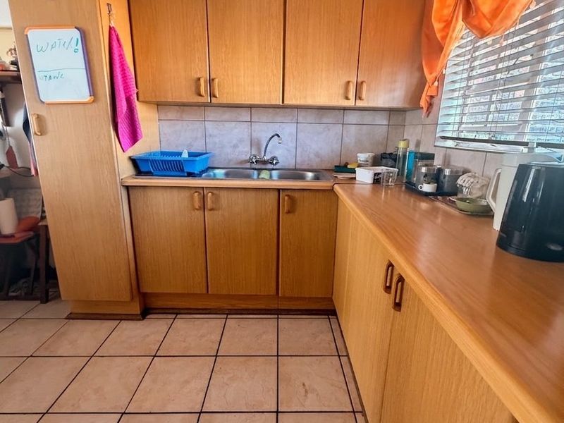 3 Bedroom Townhouse for Sale in Ermelo (CBD) - Photo 6
