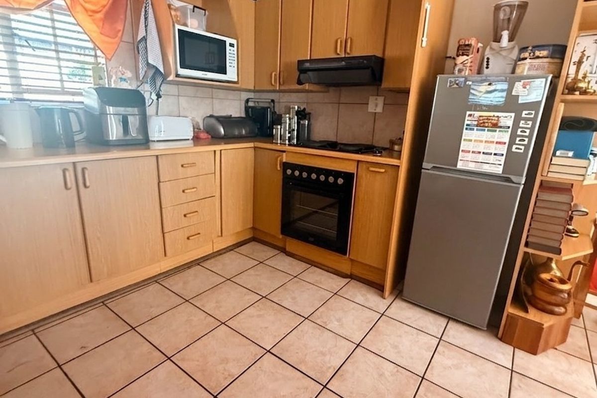 3 Bedroom Townhouse for Sale in Ermelo (CBD) - Photo 5