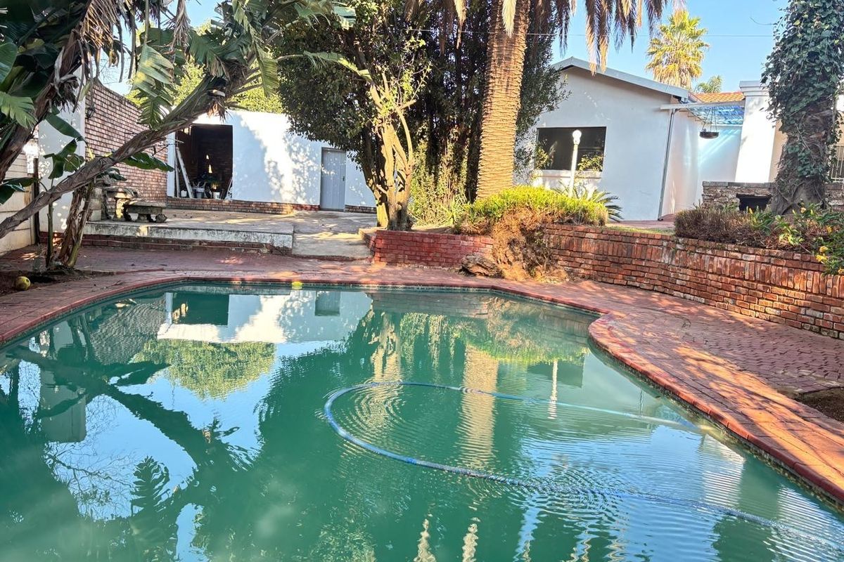 This Lifestyle Four Bedroom With A Swimming Pool Is For Sale In Erasmia - Photo 2