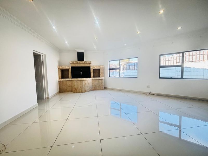 This Lifestyle Four Bedroom With A Swimming Pool Is For Sale In Erasmia - Photo 6
