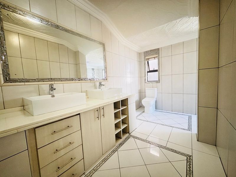 This Lifestyle Four Bedroom With A Swimming Pool Is For Sale In Erasmia - Photo 7
