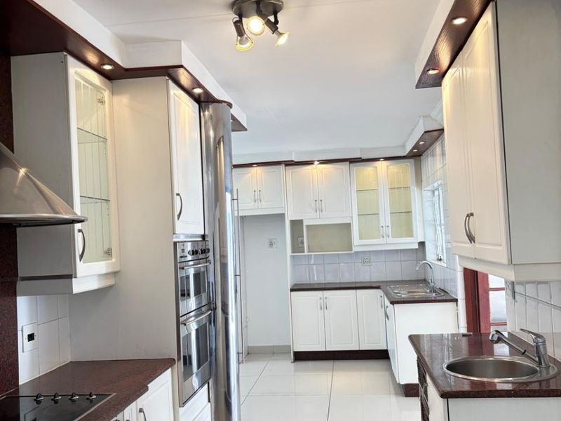 This Lifestyle Four Bedroom With A Swimming Pool Is For Sale In Erasmia - Photo 3