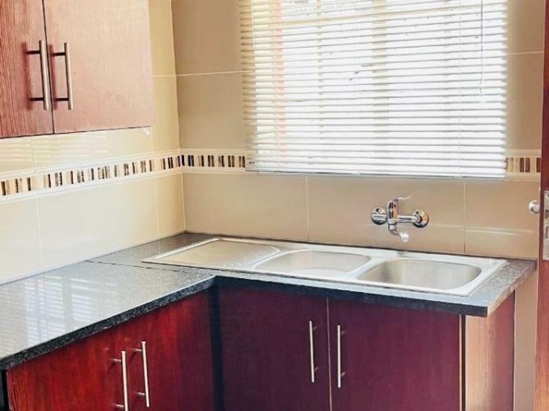 3 Bedroom House For Sale in Magaliesberg Country Estate, Amandasig, Akasia - Photo 4