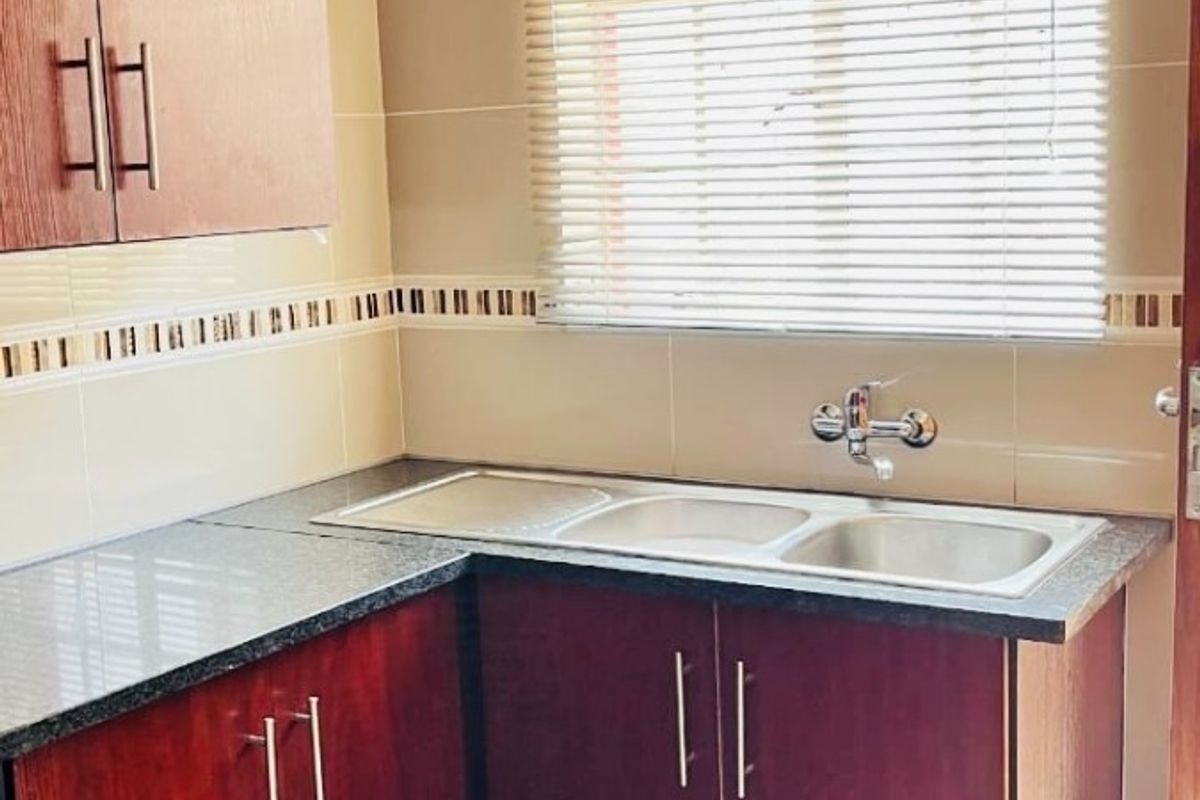 3 Bedroom House For Sale in Magaliesberg Country Estate, Amandasig, Akasia - Photo 4