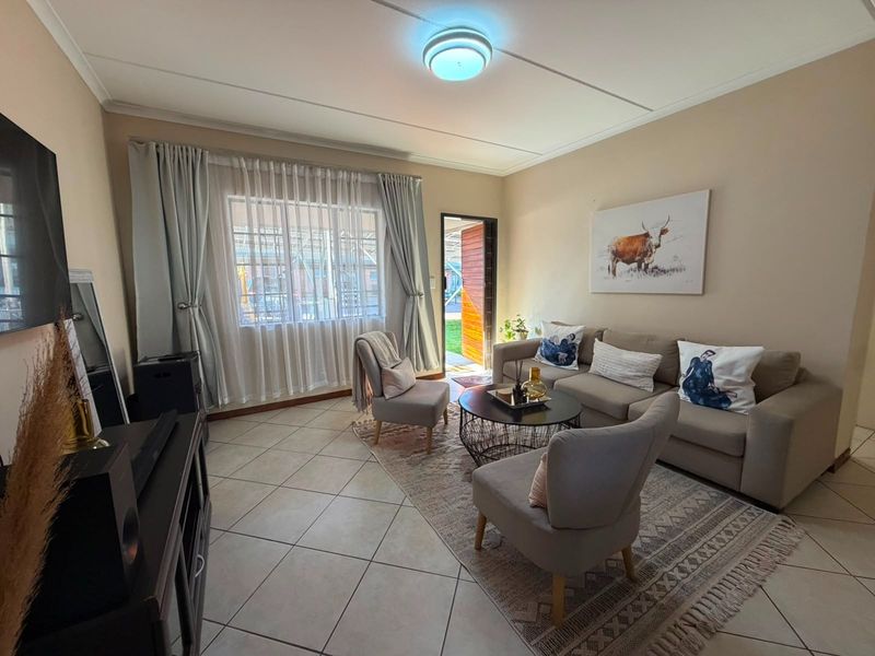 Beautiful Ground Floor Apartment For Sale in Sagewood - Photo 1