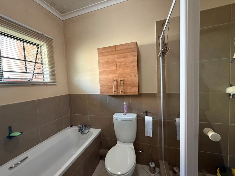 Beautiful Ground Floor Apartment For Sale in Sagewood - Photo 10
