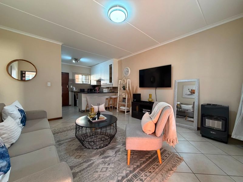Beautiful Ground Floor Apartment For Sale in Sagewood - Photo 3