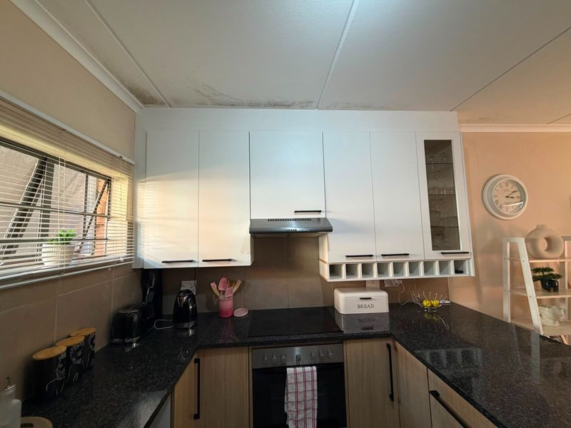 Beautiful Ground Floor Apartment For Sale in Sagewood - Photo 4