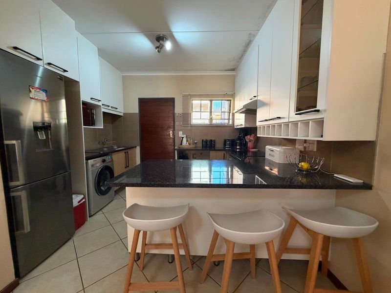 Beautiful Ground Floor Apartment For Sale in Sagewood - Photo 5