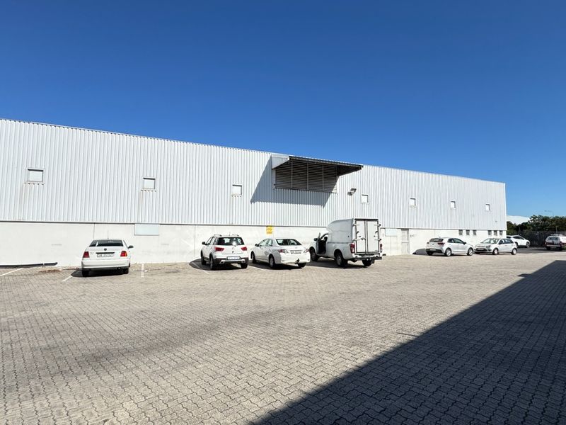 Neat and Secure 1 108m2 Warehouse To Let in Montague Gardens, Cape Town | 100 Amp Power - Photo 1