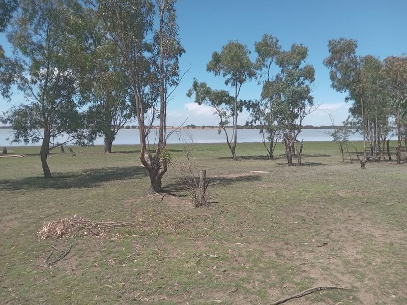 Prime 100-Metre Waterfront Development Opportunity on the Vaaldam - Photo 1