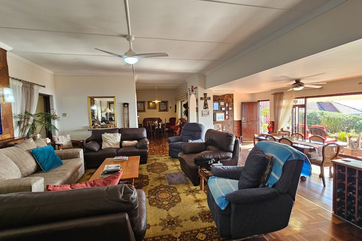 Exceptional Coastal Property with Sea Views - Fully Furnished Home and Income-Generating Flatlets - Photo 4