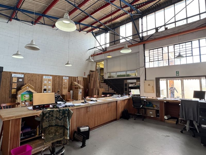 Prime  Located 2,900m2  Industrial Warehouse With Yard To Let in Epping Industrial, Cape Town - Photo 2