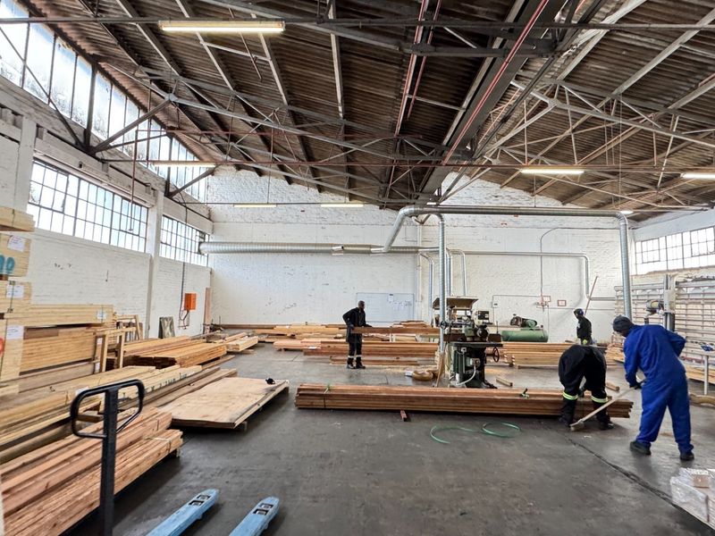 Prime  Located 2,900m2  Industrial Warehouse With Yard To Let in Epping Industrial, Cape Town - Photo 4