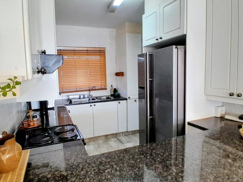 SOLE MANDATE -Luxury Furnished Sea View Apartment For Sale | Sheffield Beach, Ballito - Photo 9