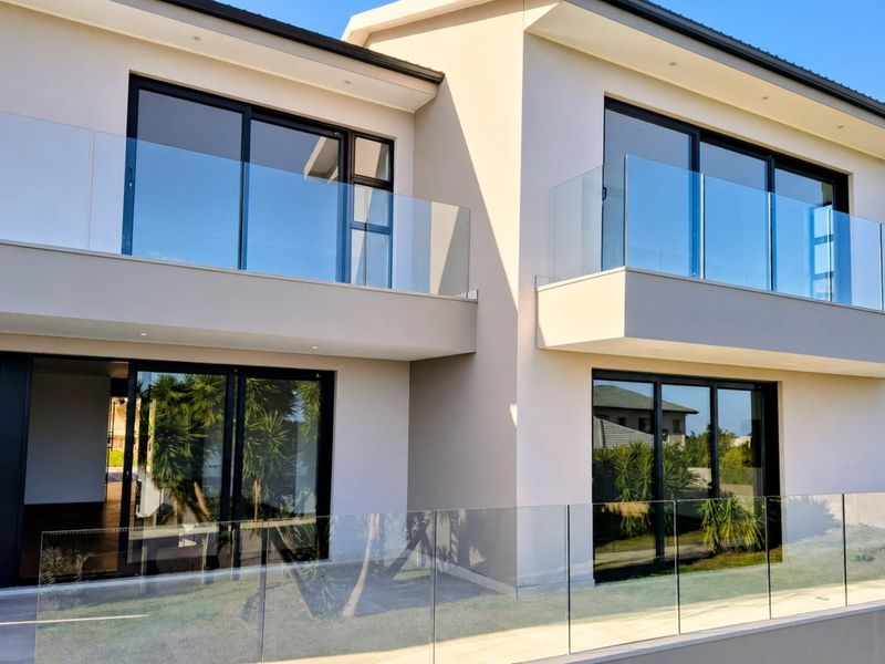 The newest showstopper in Dana Bay - Photo 2