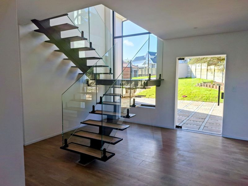 The newest showstopper in Dana Bay - Photo 5