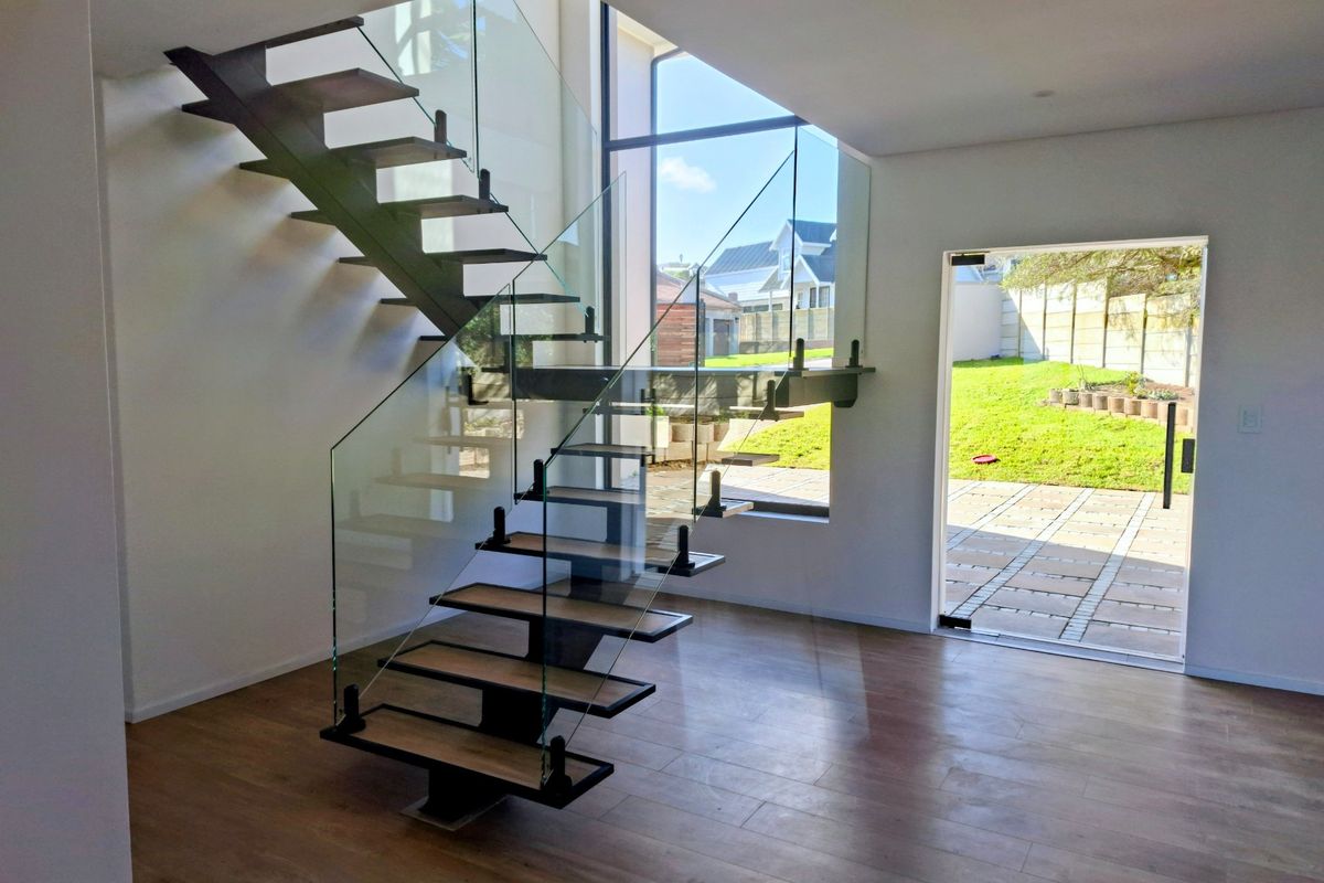 The newest showstopper in Dana Bay - Photo 5