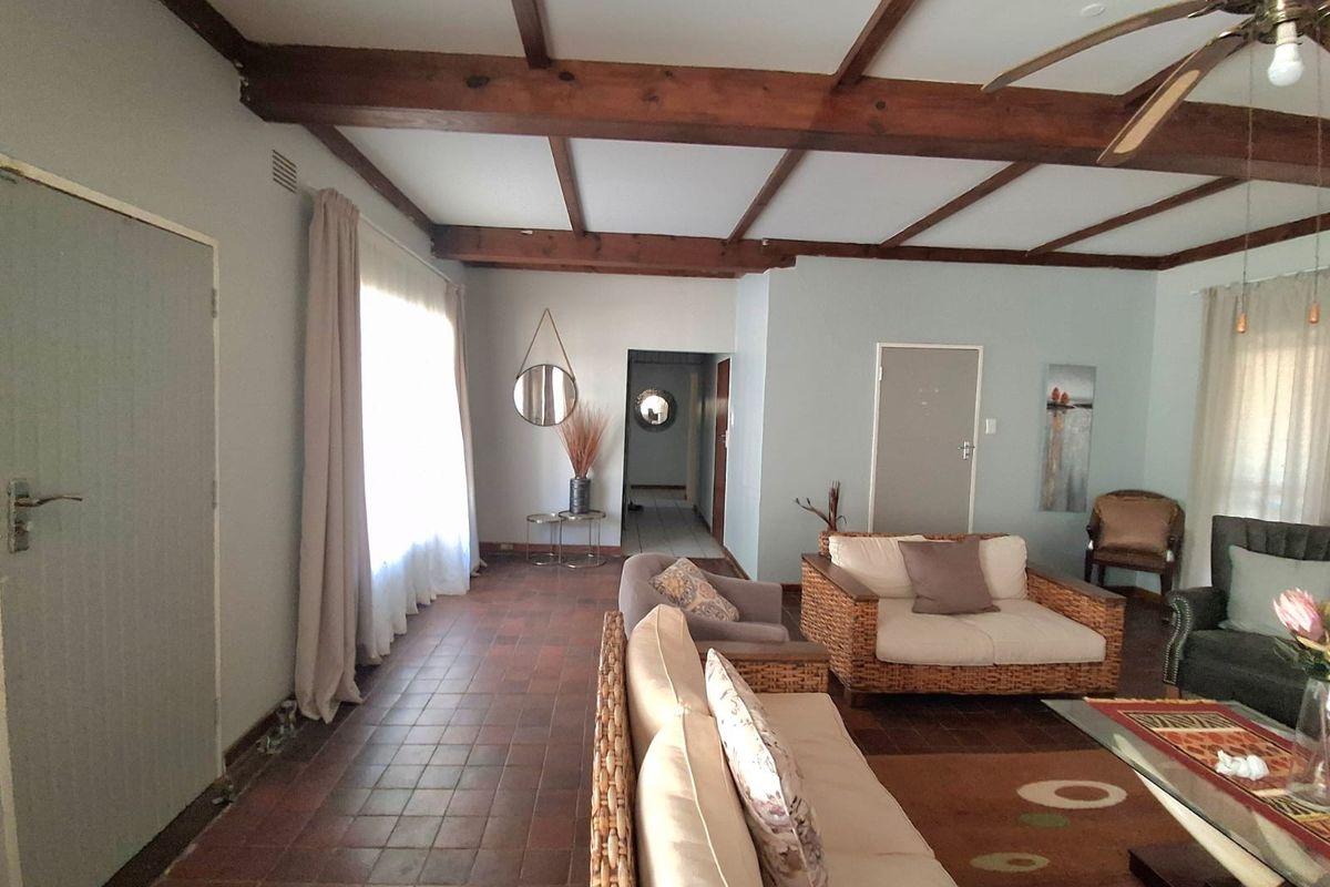 Small Holding with rental potential, White River - Photo 3