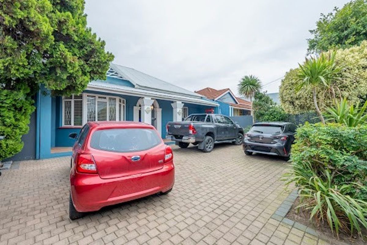 Beautiful free-Standing Character Home in the Heart of Observatory - Photo 4