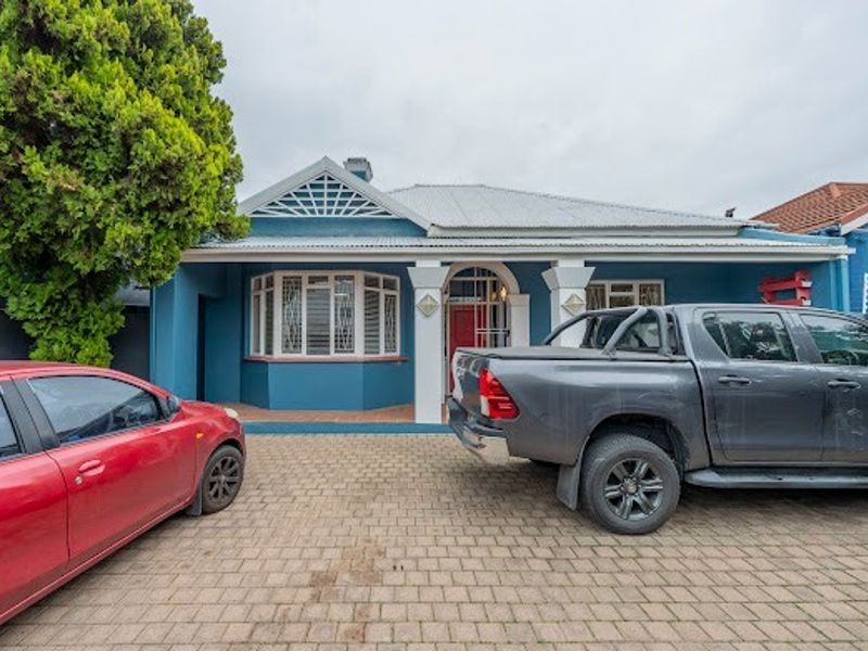 Beautiful free-Standing Character Home in the Heart of Observatory - Photo 3