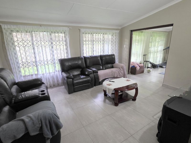 Beautiful 4 bedroom Home For Sale in Ramsgate,KwaZulu Natal - Photo 10