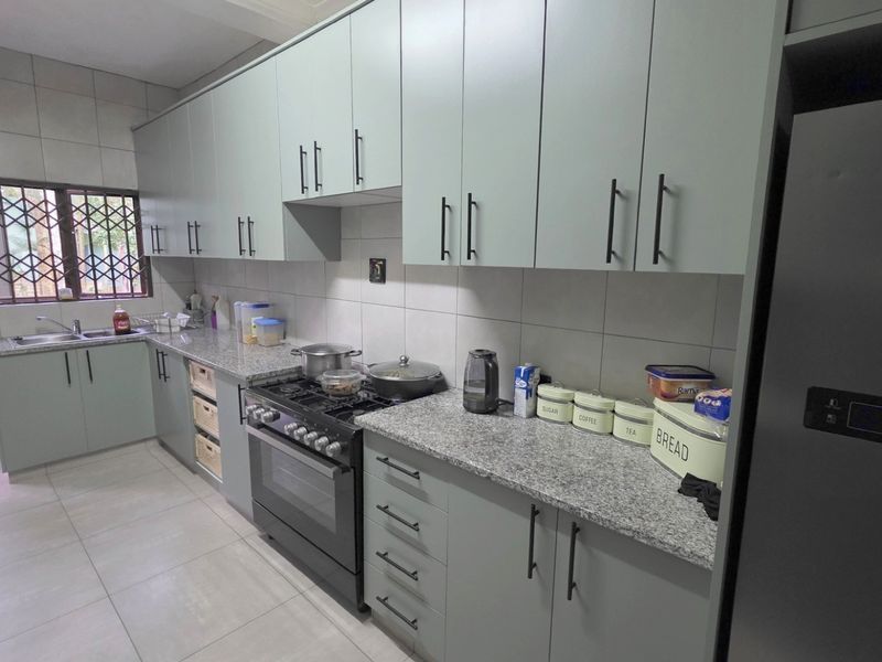 Beautiful 4 bedroom Home For Sale in Ramsgate,KwaZulu Natal - Photo 7