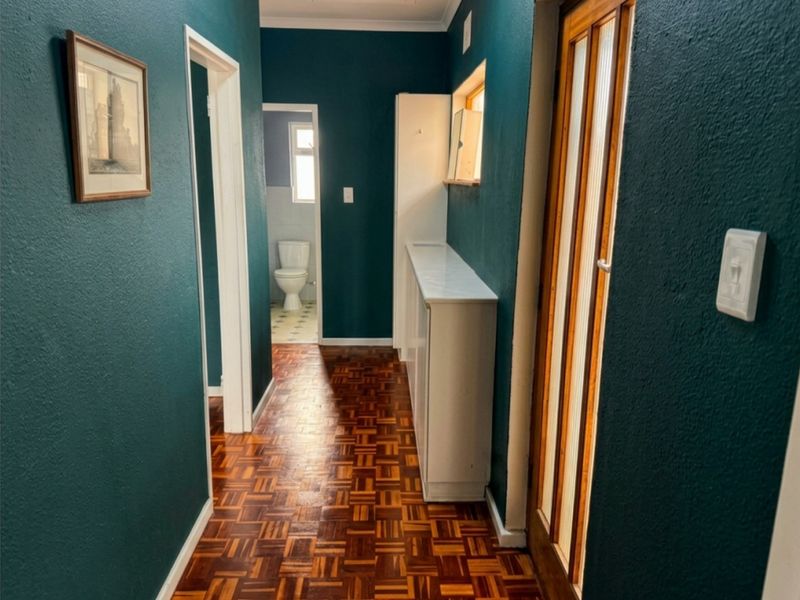 Sunny, Renovated Lock up and Go Apartment in Fish Hoek - Photo 9
