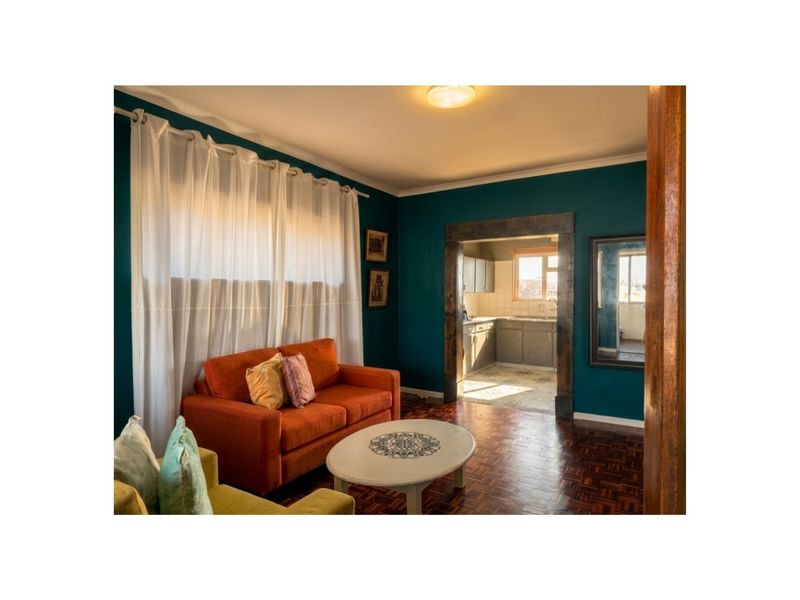 Sunny, Renovated Lock up and Go Apartment in Fish Hoek - Photo 2