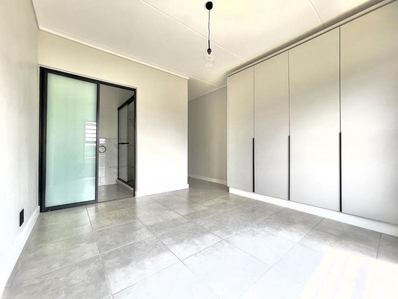 Apartment To Rent in Waterfall, Midrand - Photo 7
