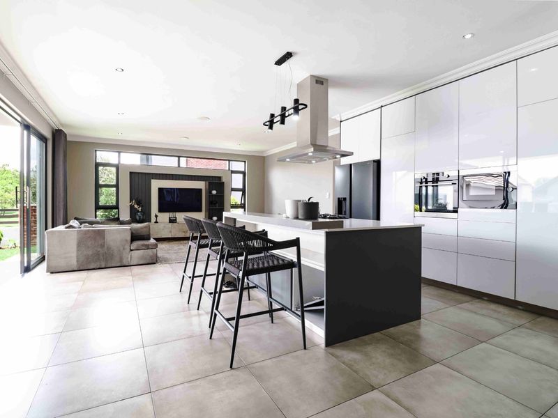 House to Rent in Copperleaf Golf Estate - Photo 7