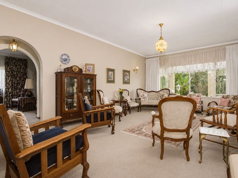 Spacious Family Home - A Rare Bargain for First-Time Buyers - Photo 3