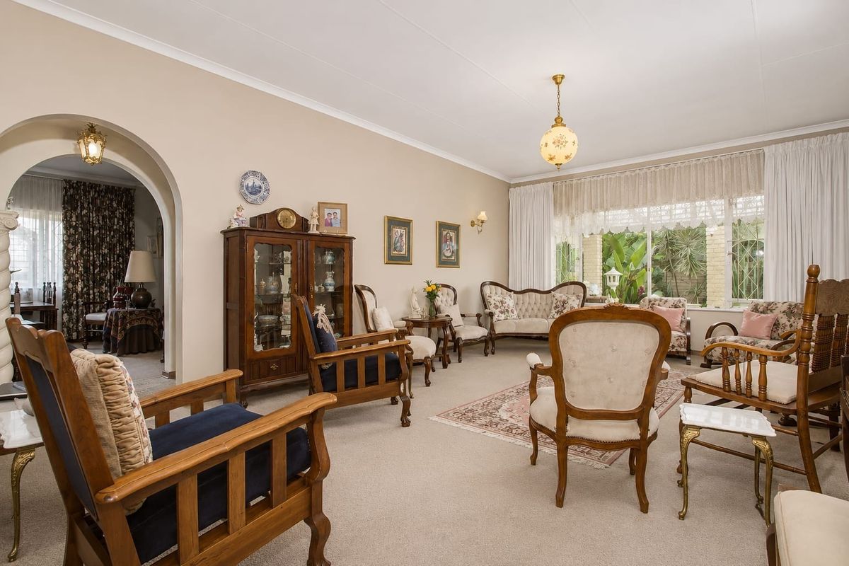Spacious Family Home - A Rare Bargain for First-Time Buyers - Photo 3