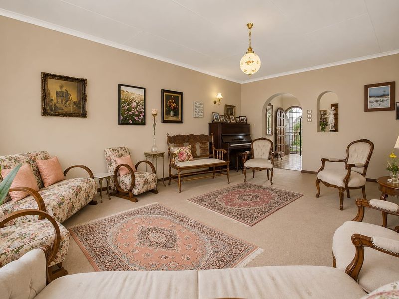 Spacious Family Home - A Rare Bargain for First-Time Buyers - Photo 4