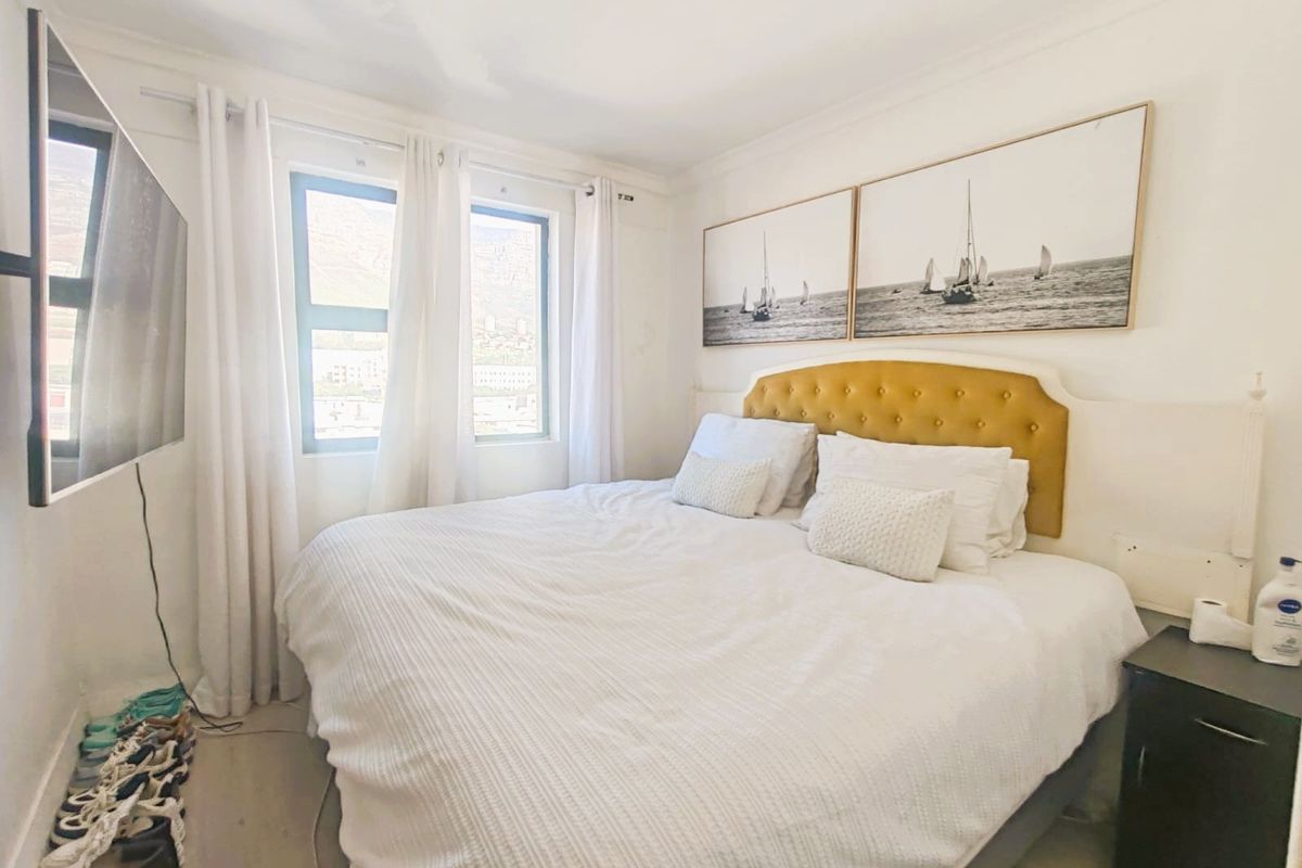Mountain View Apartment For Sale in Zonnebloem, Cape Town - Photo 4
