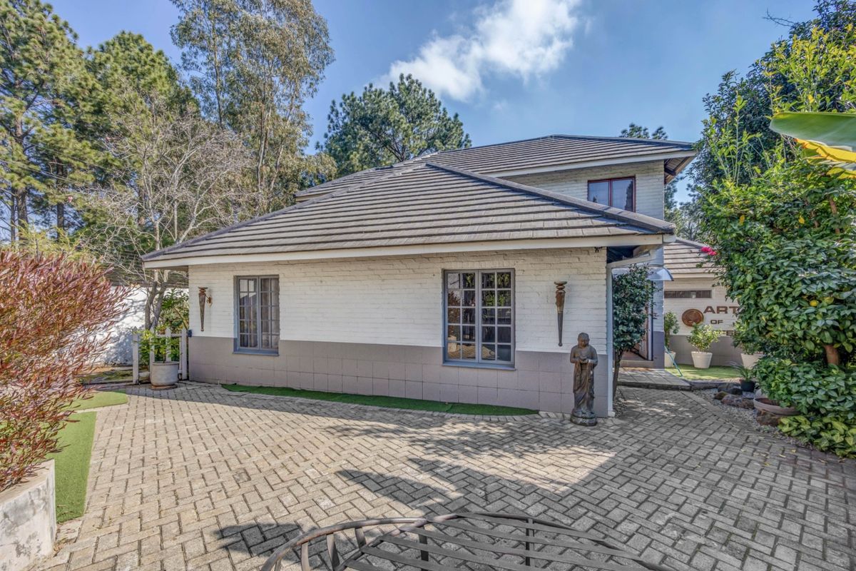 STUNNING FAMILY HOME IN BRYANSTON - Photo 4