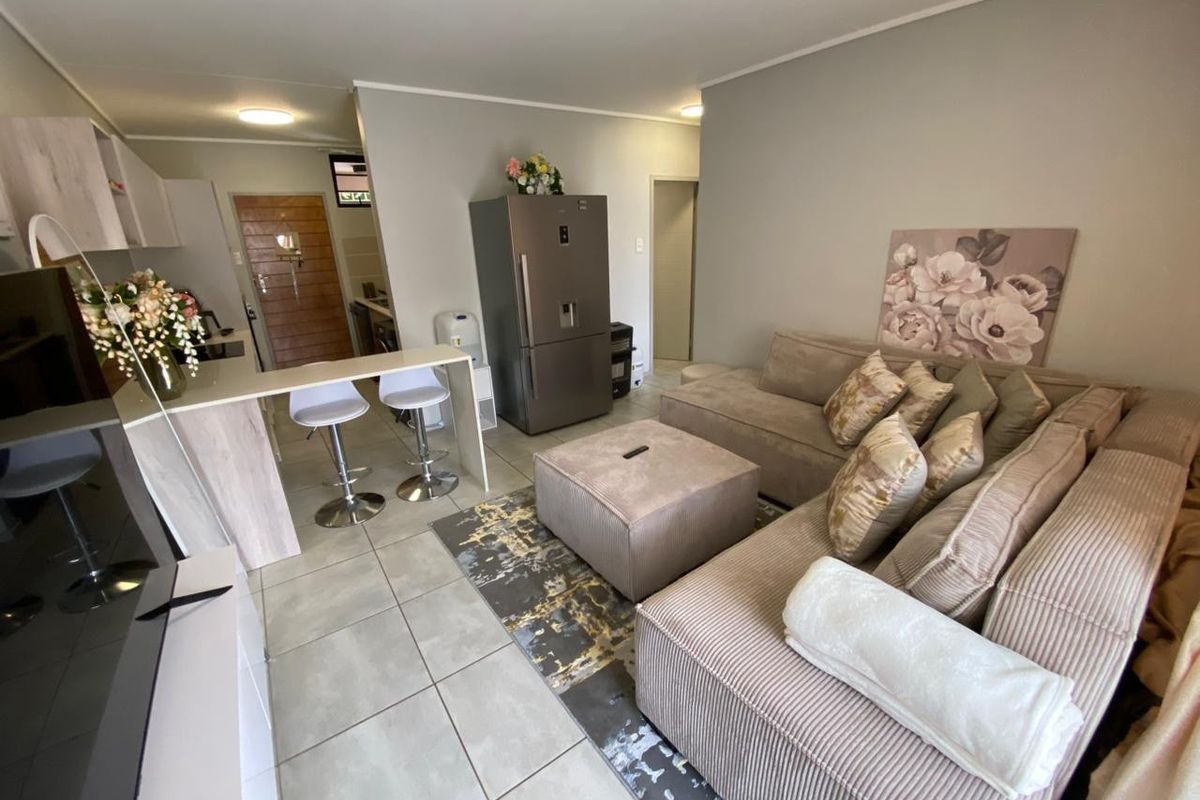 2 bedroom Apartment For Sale in Amberfield, Centurion - Photo 3
