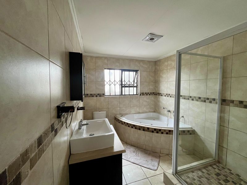 House To Rent in Bluewater Bay, Port Elizabeth - Photo 8
