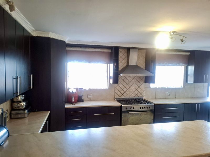 House To Rent in Bluewater Bay, Port Elizabeth - Photo 4