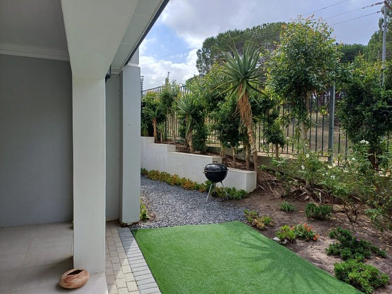 ELEGANT AND SPACIOUS 3 BEDROOMED HOME IN A PRESTIGIOUS RETIREMENT ESTATE - Photo 5