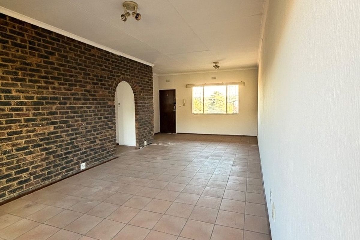 Perfect Lock-Up-and-Go 1 Bedroom with Private Balcony - Photo 4