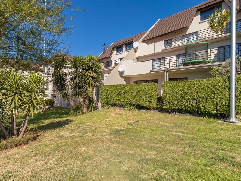 Super 2 bedroom, 2 bathroom upstairs unit in Elephant Hills Estate - Photo 7