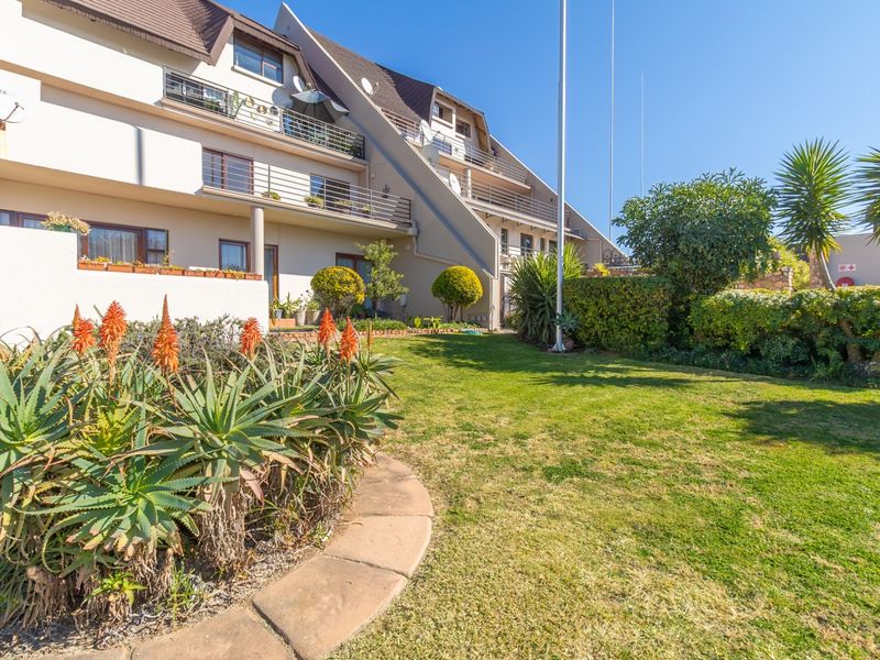 Super 2 bedroom, 2 bathroom upstairs unit in Elephant Hills Estate - Photo 2