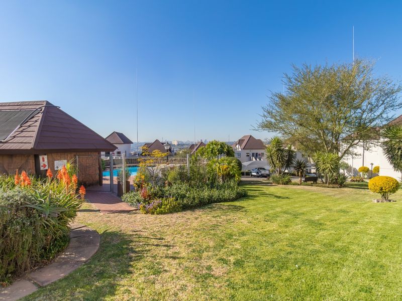 Super 2 bedroom, 2 bathroom upstairs unit in Elephant Hills Estate - Photo 3