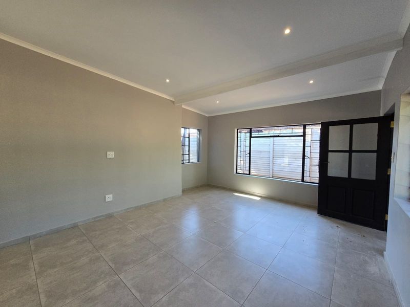 House For Sale in Magalieskruin, Pretoria - Photo 8