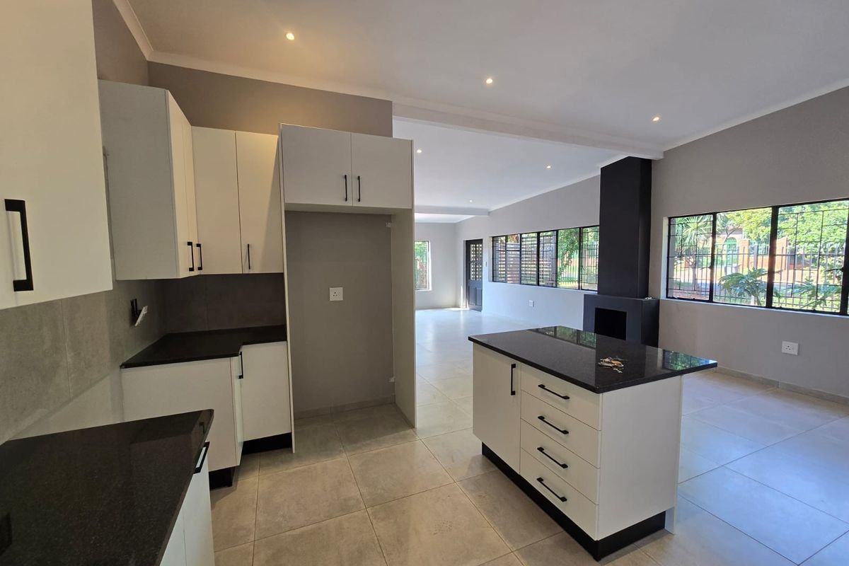 House For Sale in Magalieskruin, Pretoria - Photo 4